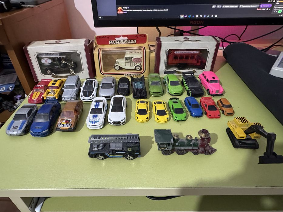 Метални и пластмасови колички