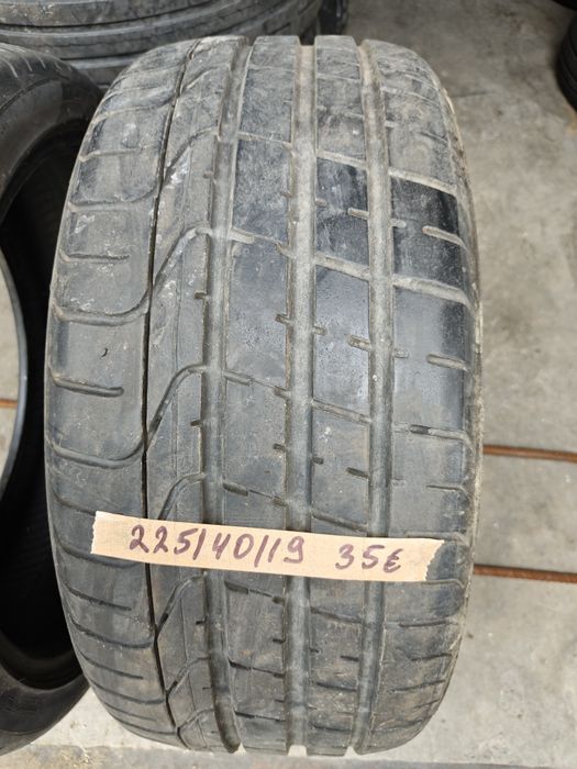 225/40/19 Pirelli P Zero