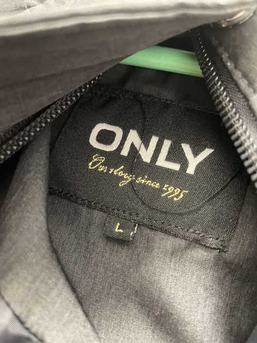 Дамско Яке Only черно с качулка