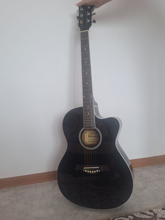 Акустическая гитара