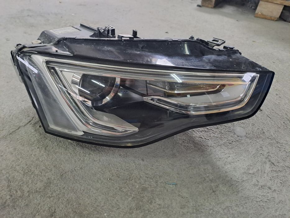 десен фар за Audi A4 2011година 2015година