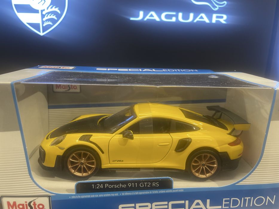 Porshe 911 gt машинка 1/24