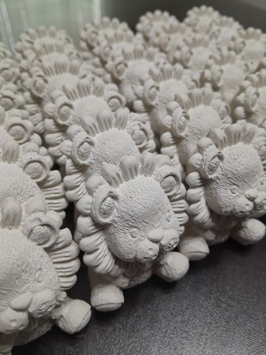 Гипсови фигурки за оцветяване.