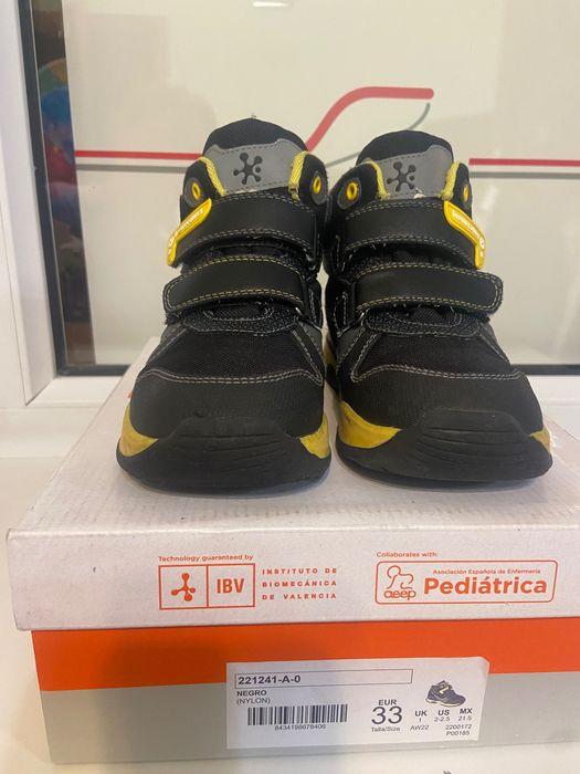 Ботинки демисезон на мальчика, 33р