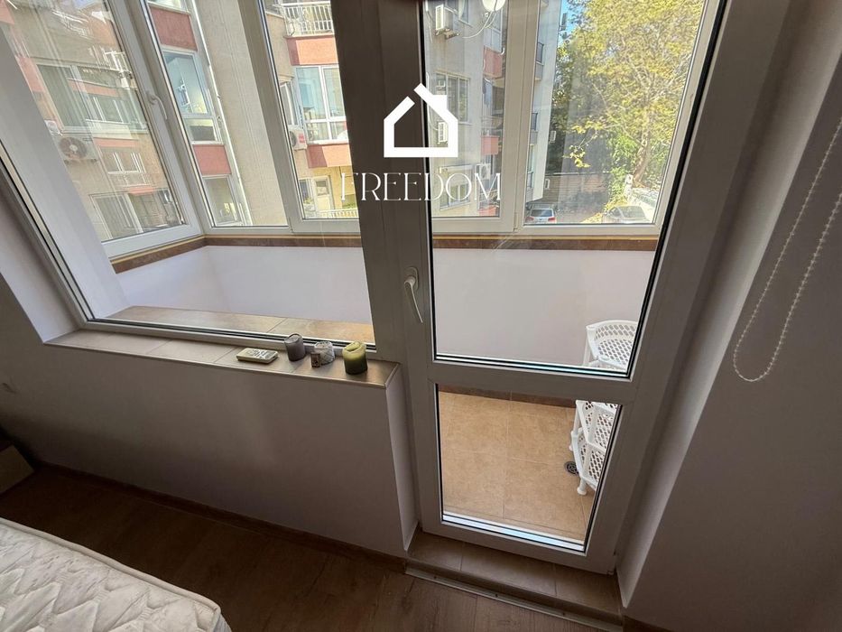 Дава се под наем Тристаен апартамент в Варна, Бриз - 112 кв.м за 700 € - Снимка #8