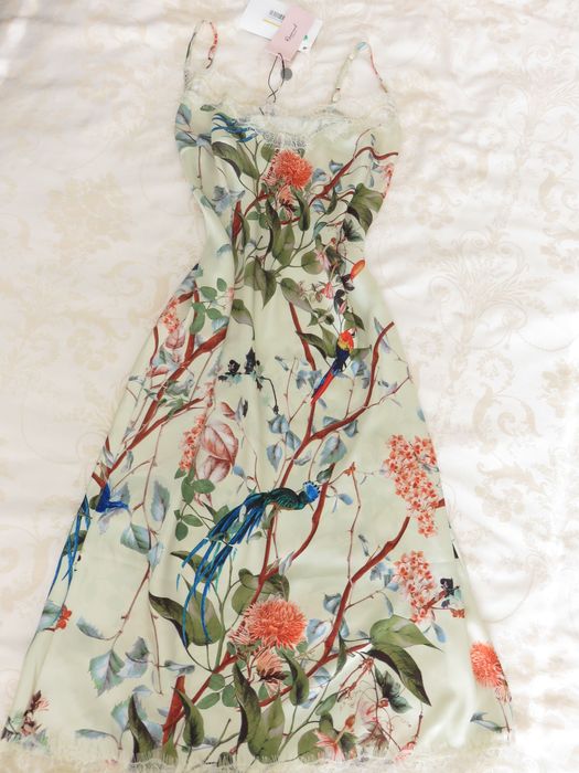 Дълга сатенена нощница, М, нова