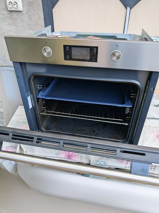 Продавам два броя съдомиялна кубче Electrolux за ремонт или за части