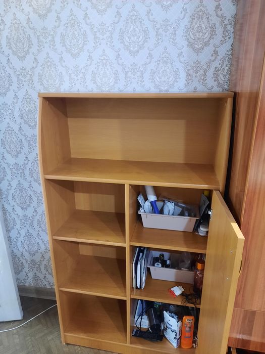 Продам шкаф пенал