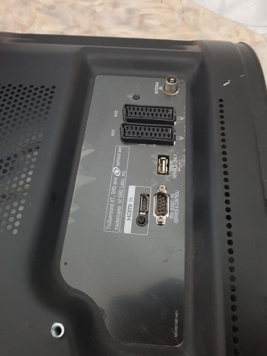 Продам телевизор на запчасти