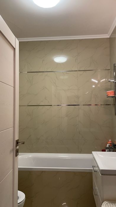 Vând apartament 2 camere bloc nou construit