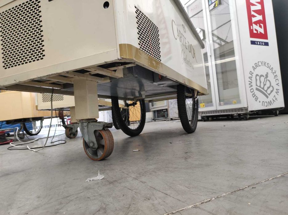 Vând tricicleta de înghețată ideala evenimente