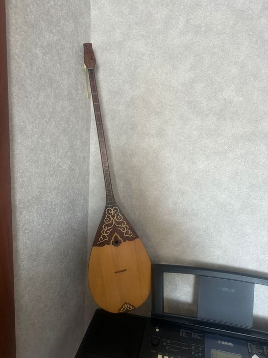 Продам качественный инструмент -ДОМБЫРУ