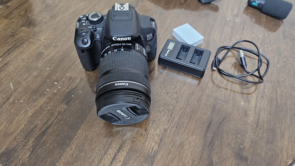 Фотоаппарат Canon 650d