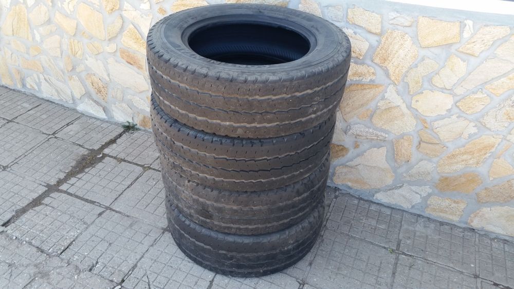 Гуми Continental. 215/65 R16 C. 4 броя