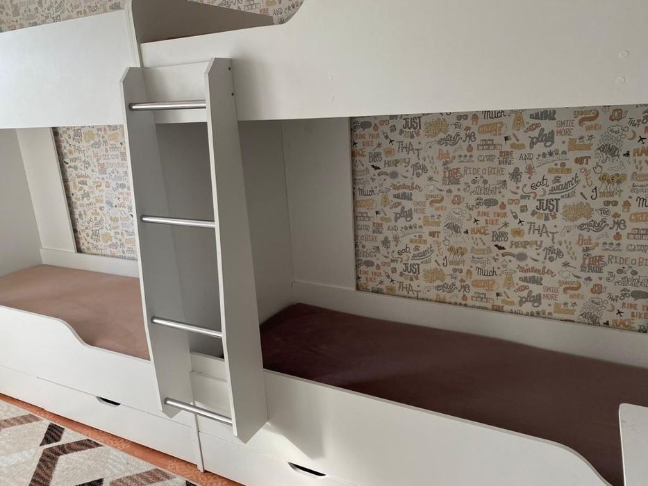 Двухъярусный кровать