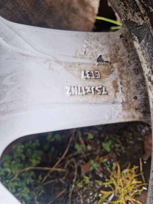 Джанти със зимни гуми за Ауди 225/50/17