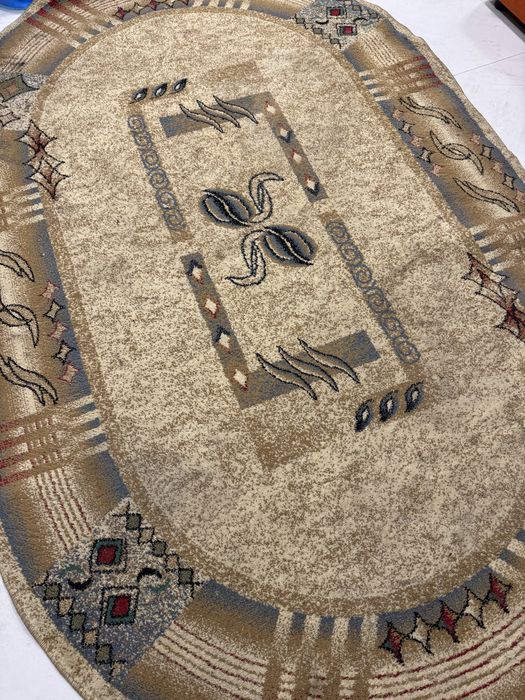 Продаю ковёр в хорошем состоянии