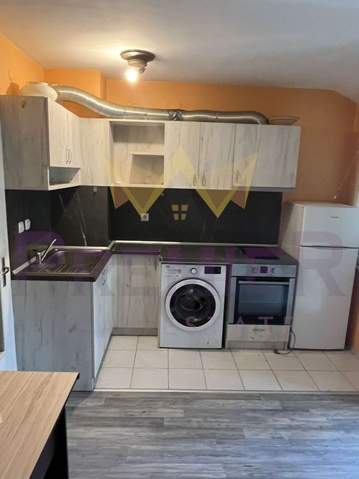 Дава се под наем Едностаен апартамент в Варна, Лятно кино Тракия - 40 кв.м за 204 € - Снимка #1