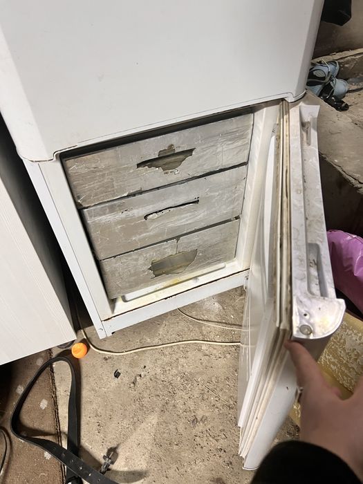 Продам холодильник