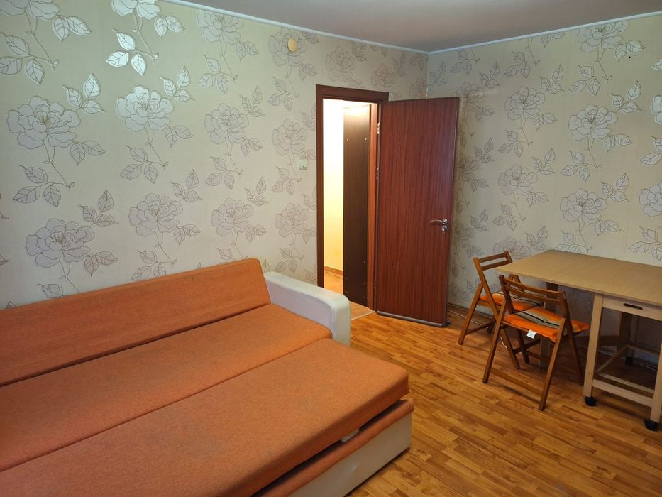 Închiriez garsoniera