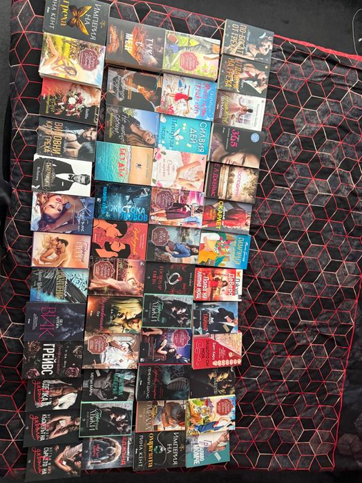 Продавам 140 книги