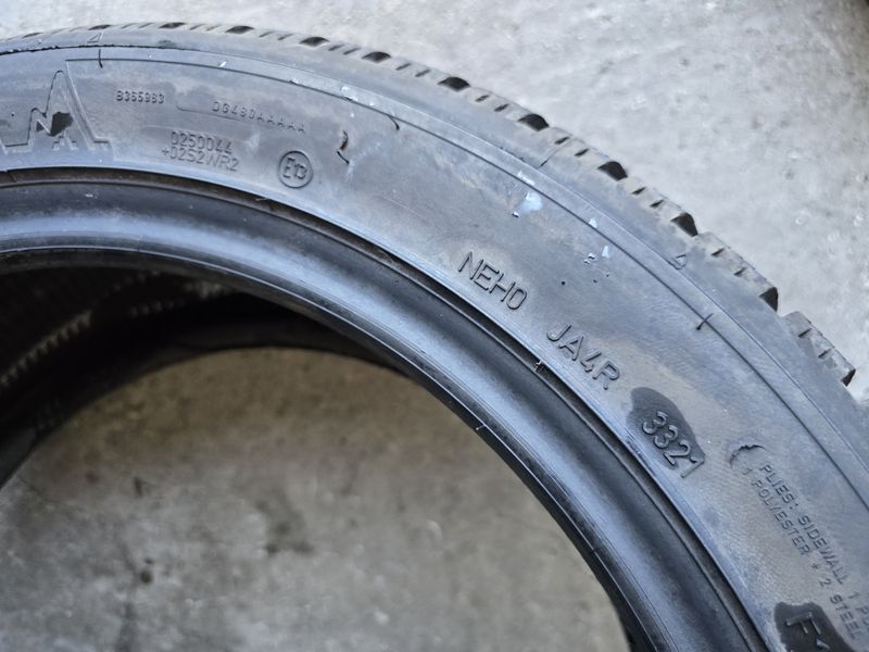 235/45/18 DUNLOP 4бр