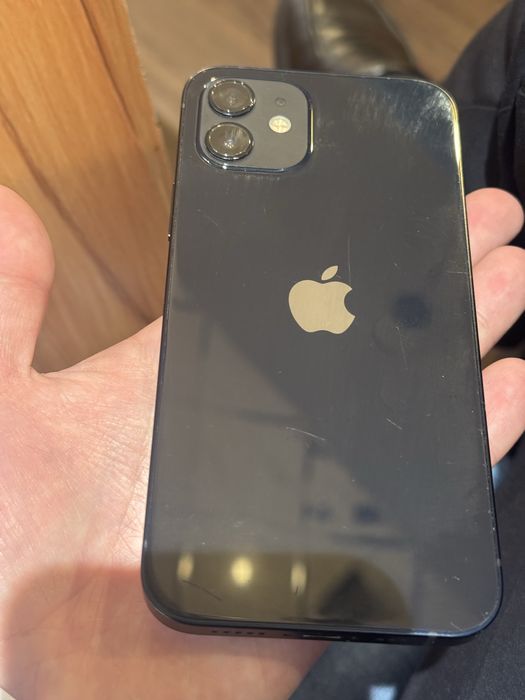 Iphone  12 в хорошем состоянии