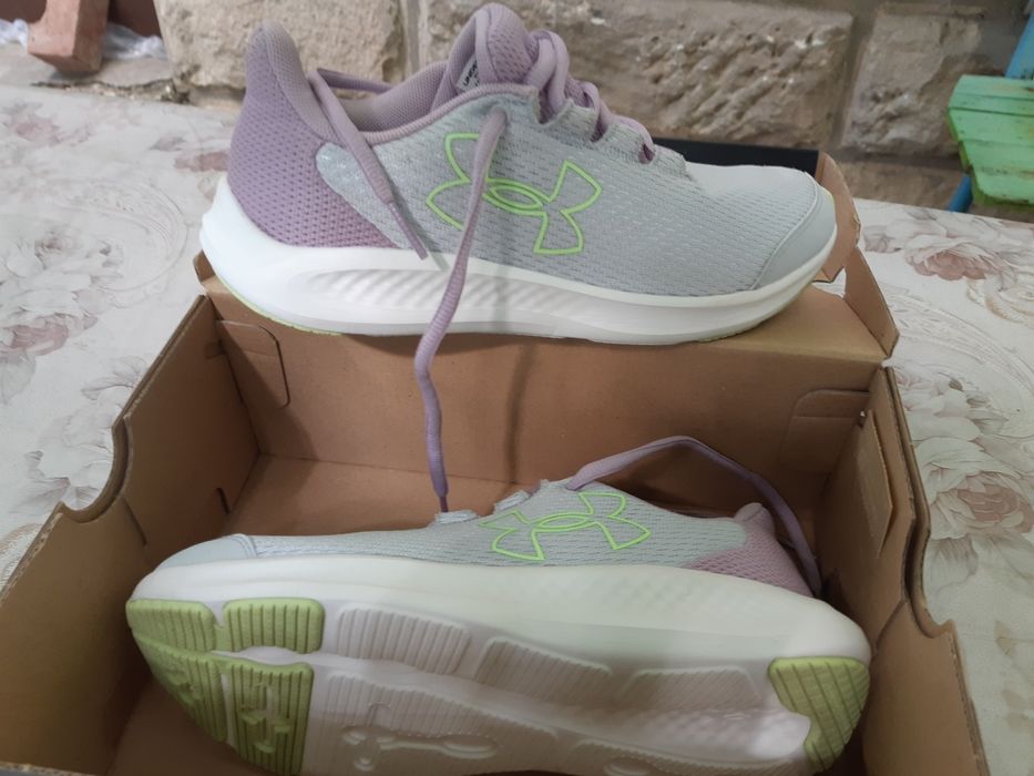 Дамски маратонки Under Armour