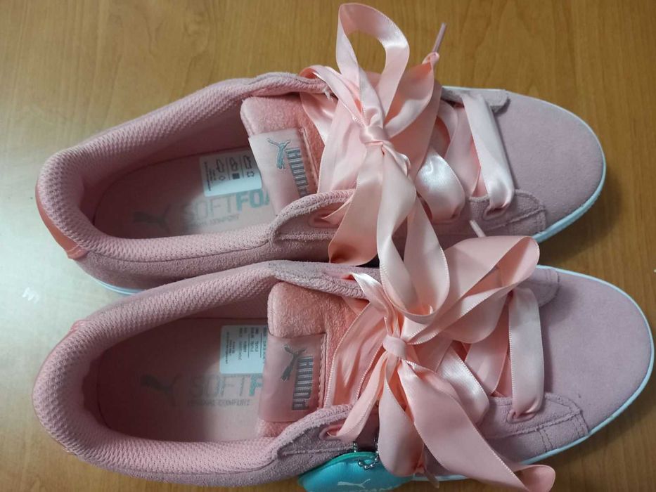 Нови дамски сникърси Puma Vikky Stacked Ribbon S, велур, цвят праскова