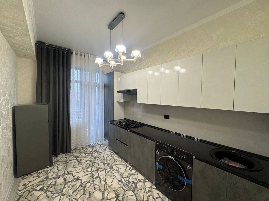 2 xonalik 2 etaj 65kv 
7 etajlik elitni dom
Lift bor Gaz Bor 
Adres Sh