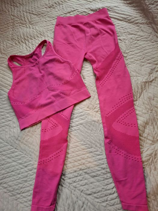 Бонбонен спортен екип HM нов!