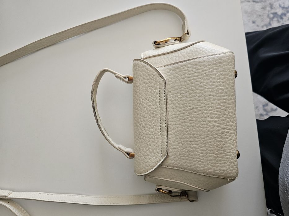 Бежевая-сумка...