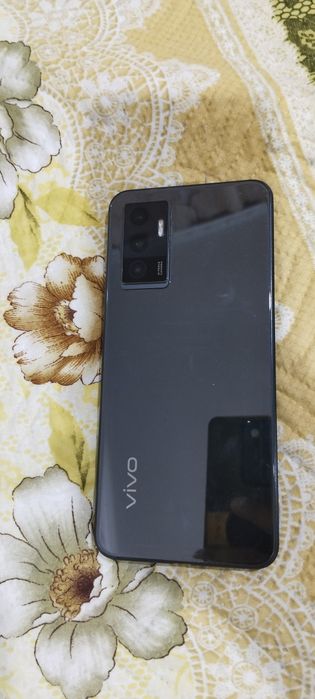 Продам Vivo v 23e