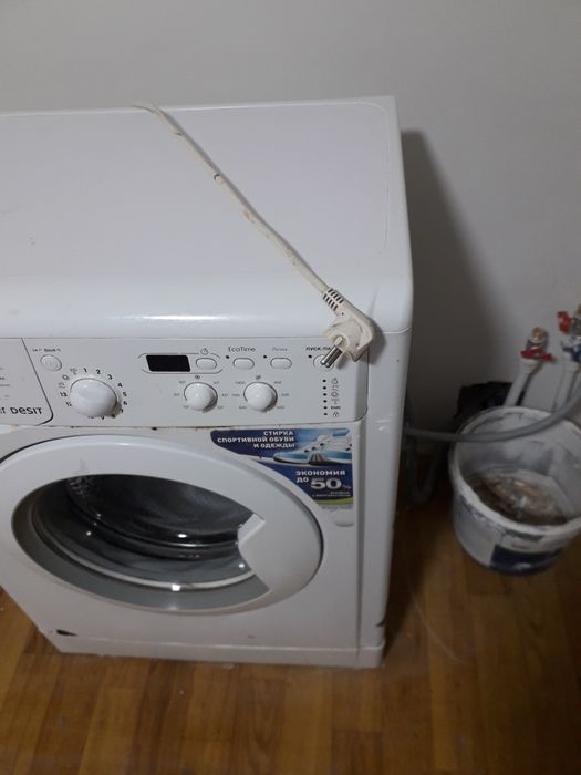 ПРОДАМ стиральную машину Индезит.