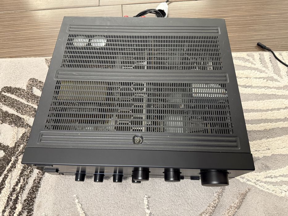 Pioneer A-676 Стерео усилвател