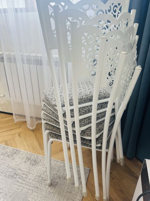 Продам 6 стульев