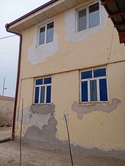 Ush xanali dom birinshi etajda jaylasqan