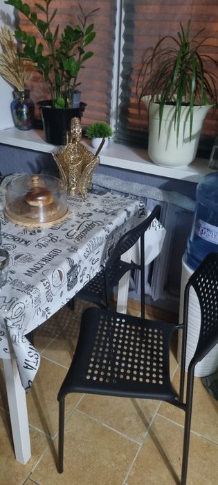 Продам срочно ..Стол для гостиной