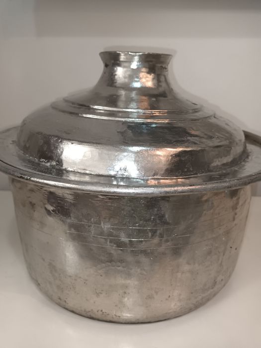 Медни съдове,2бр калайдисани и джезве,на150год менци,алуминий съд гюм,