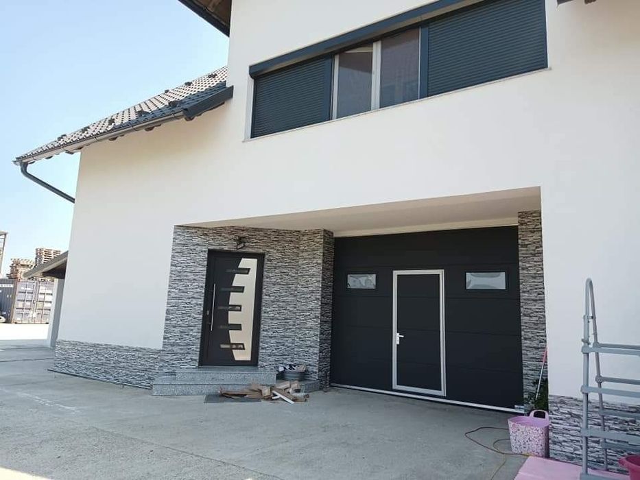 Usi de garaj moderne . Usa de garaj.  Porti de garaj. Poarta de garaj