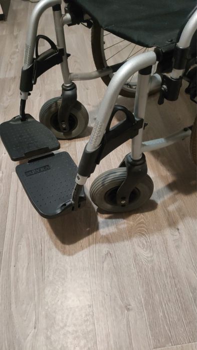 Продам коляску прогулочную б/у