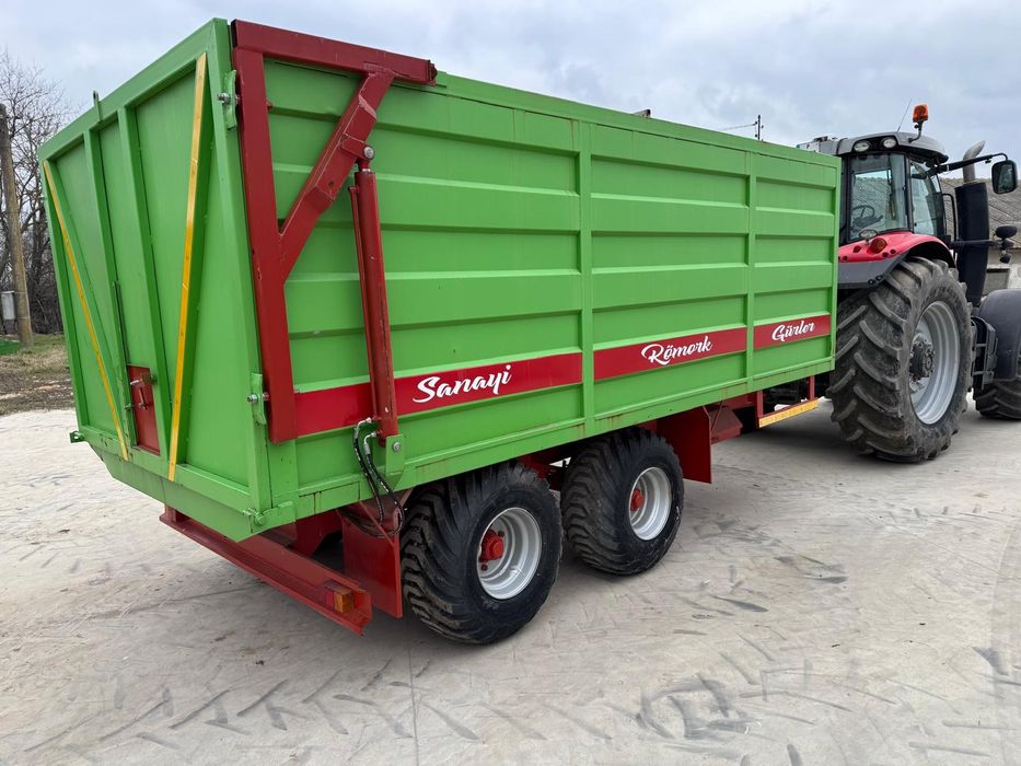 Продавам ремаркета за трактор