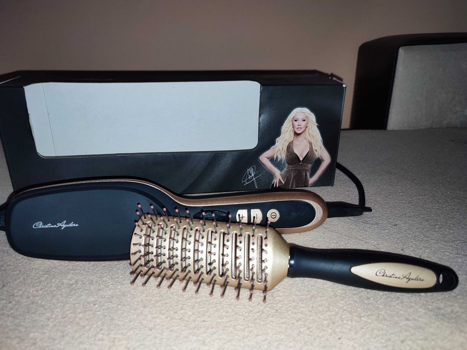 Четка за изправяне на коса