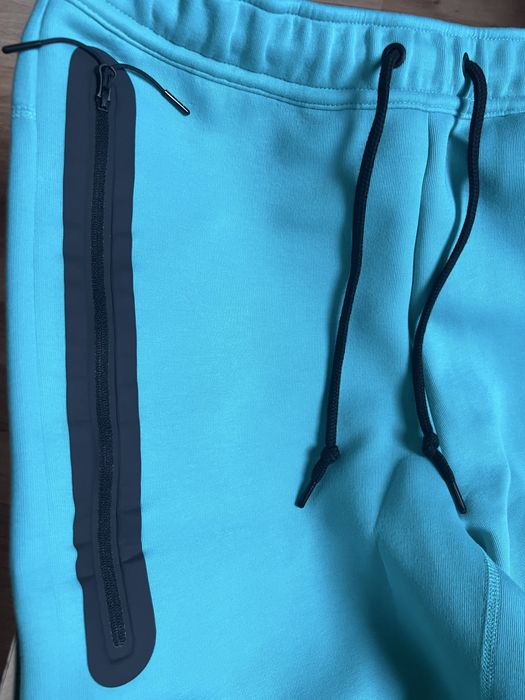 Nike tech fleece shorts - M, L