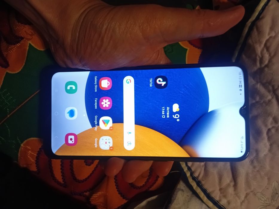 Продам galaxy A03 samsung. 64gb в хорошем состояний