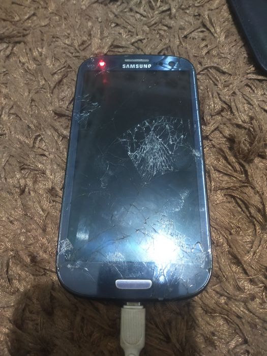 Samsung S3 duos ekran ketkan zapchastga