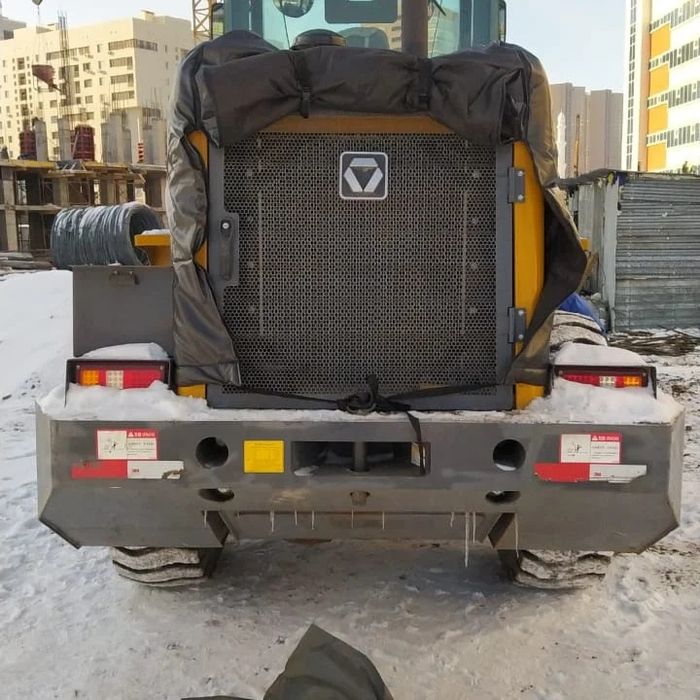 Утеплитель капота на спецтехнику