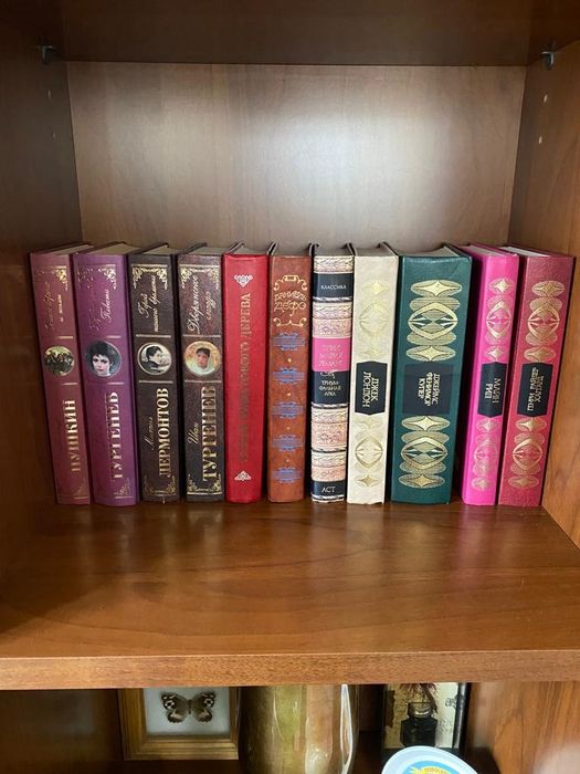 Продаю книги и собрания книг