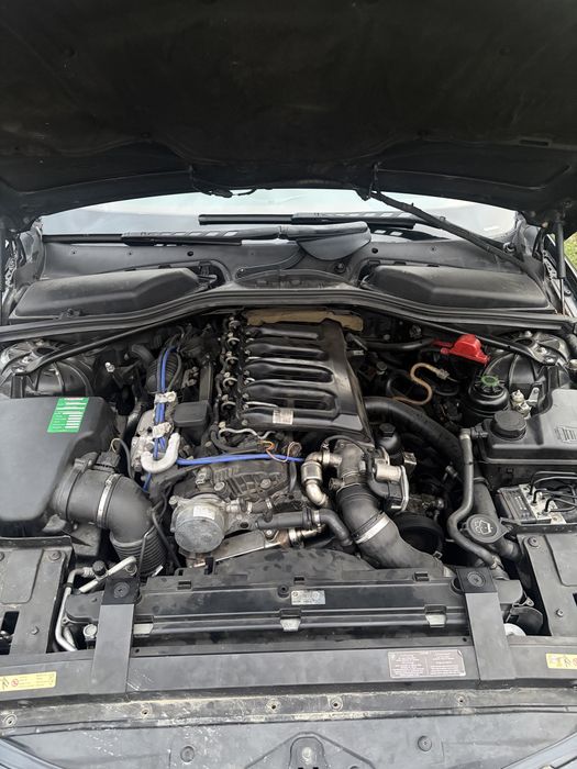 Dezmembrez bmw seria 6 e63 635D