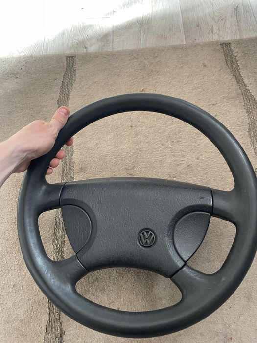 продаю руль гольф 3 срочно